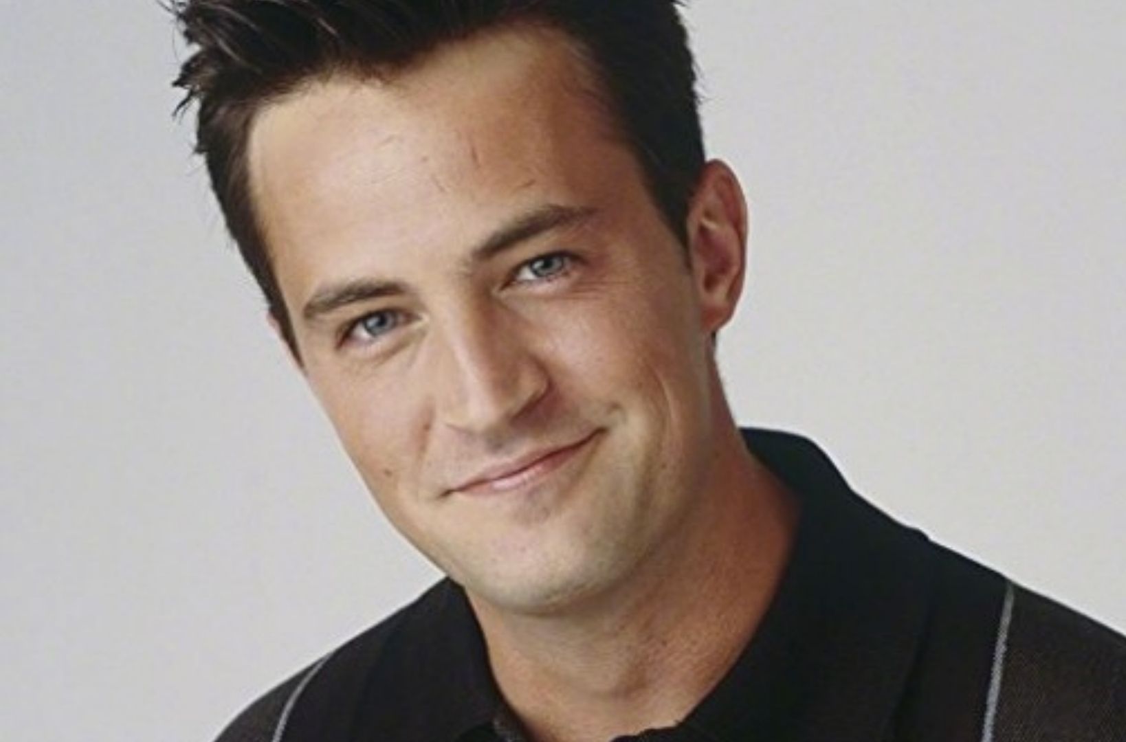 “錢德勒”扮演者馬修·派瑞意外去世，其家人宣佈：將全部遺產捐出