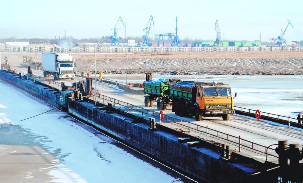 中國黑河與俄羅斯布拉戈維申斯克市浮箱固冰通道貨運運輸預計將於1月9日開通