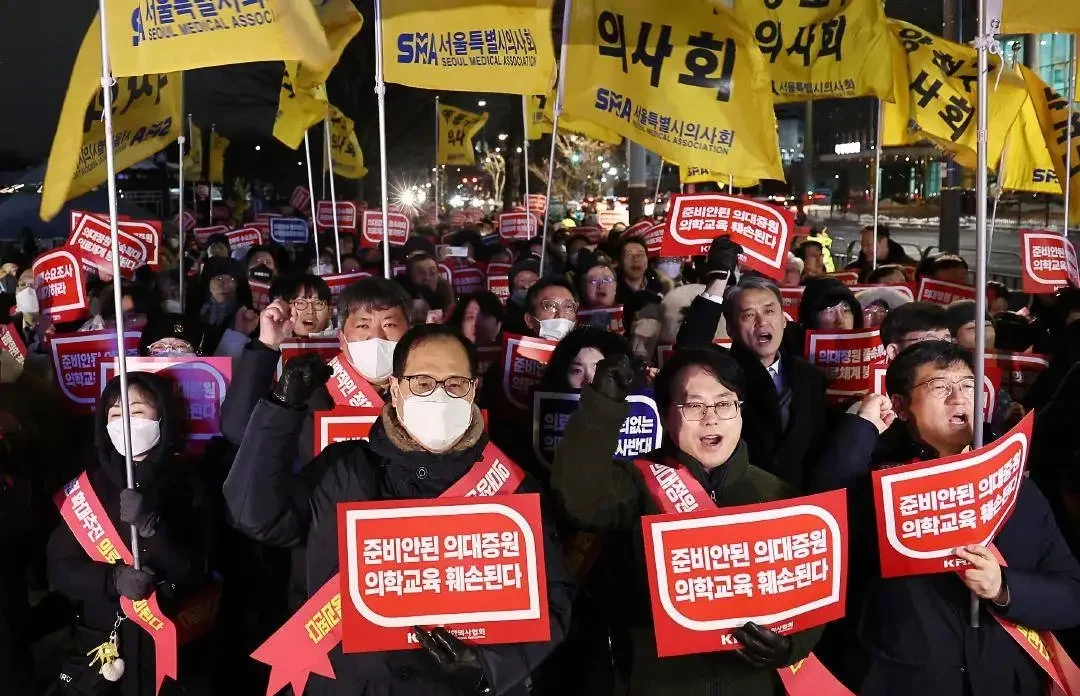 韓國近9000名醫生請辭引發醫療災難，醫改矛盾尖銳事關4月國會選舉？
