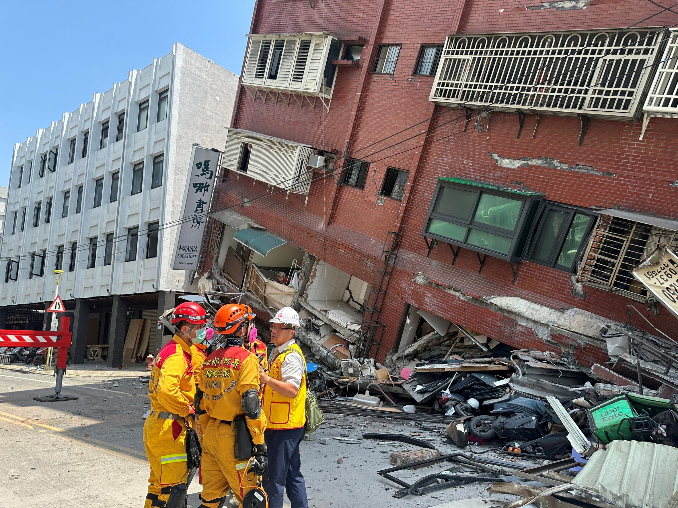 臺灣25年來最強地震造成7人死亡，77人被困