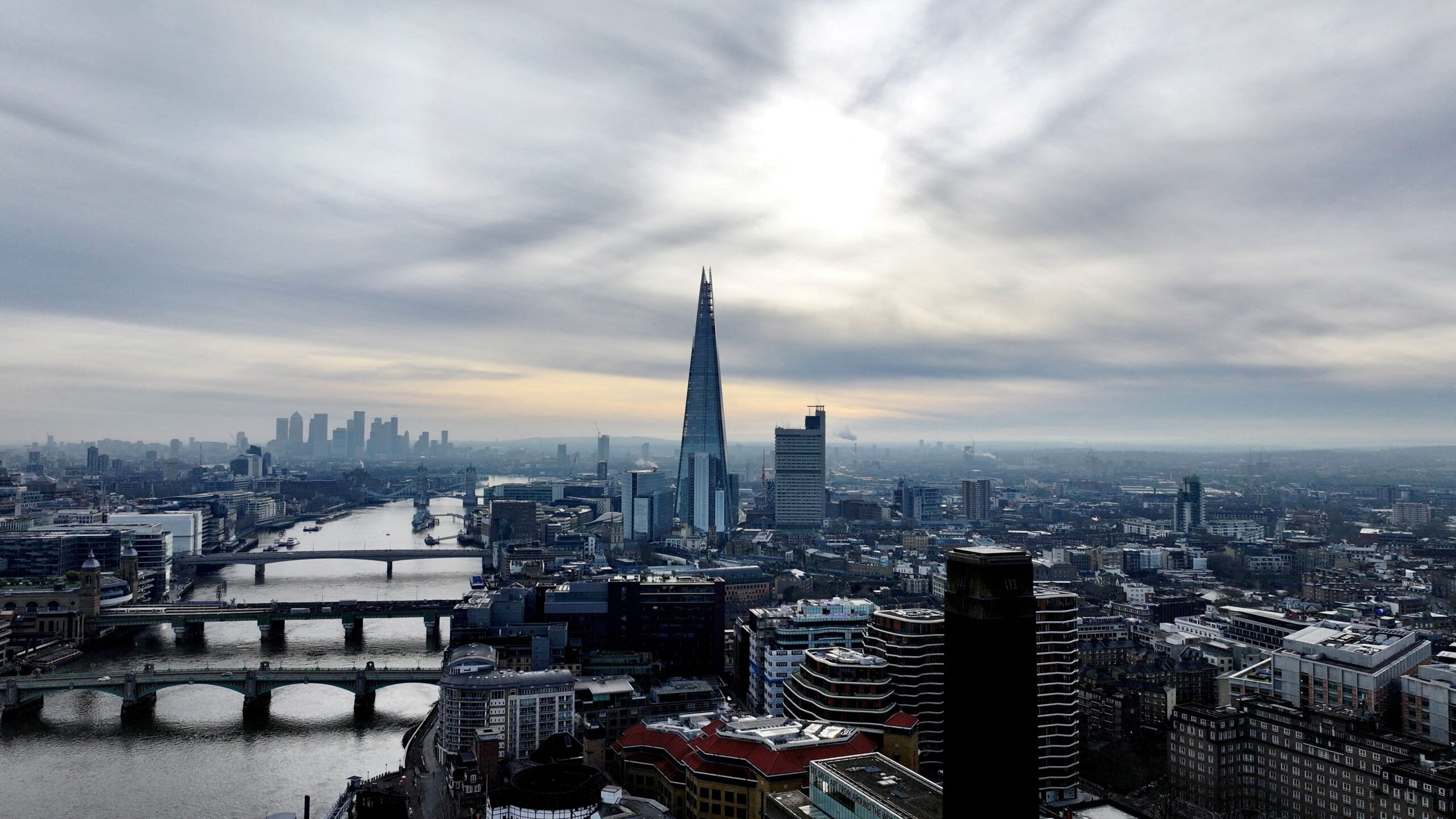 英國債務主管警告稱借貸規模給繼任者帶來挑戰