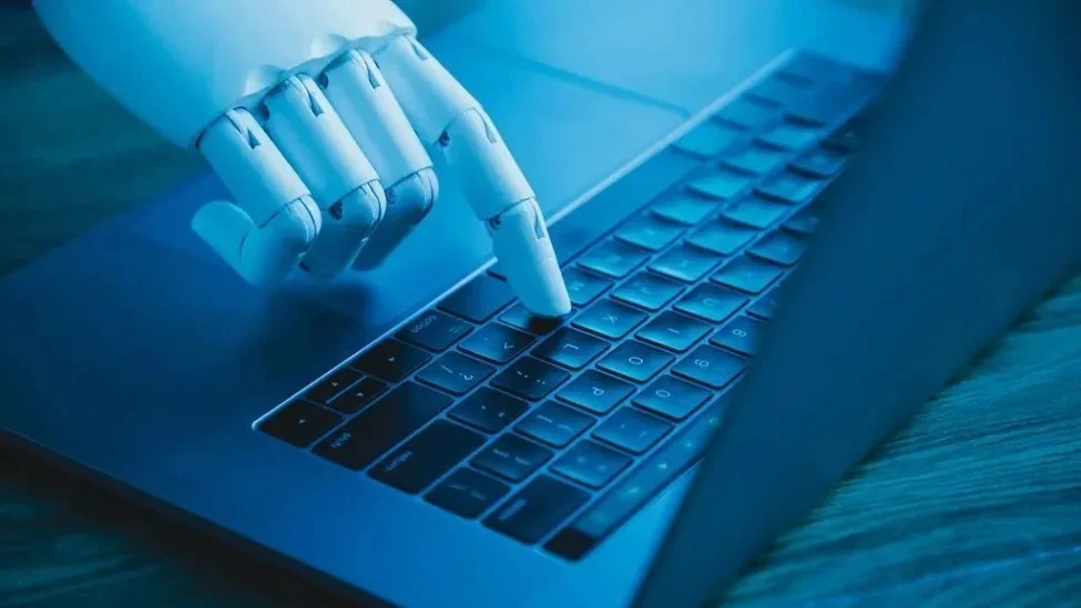 多次公開抵制電動汽車！豐田專注的氫能電動車要開上月球：無需穿太空服