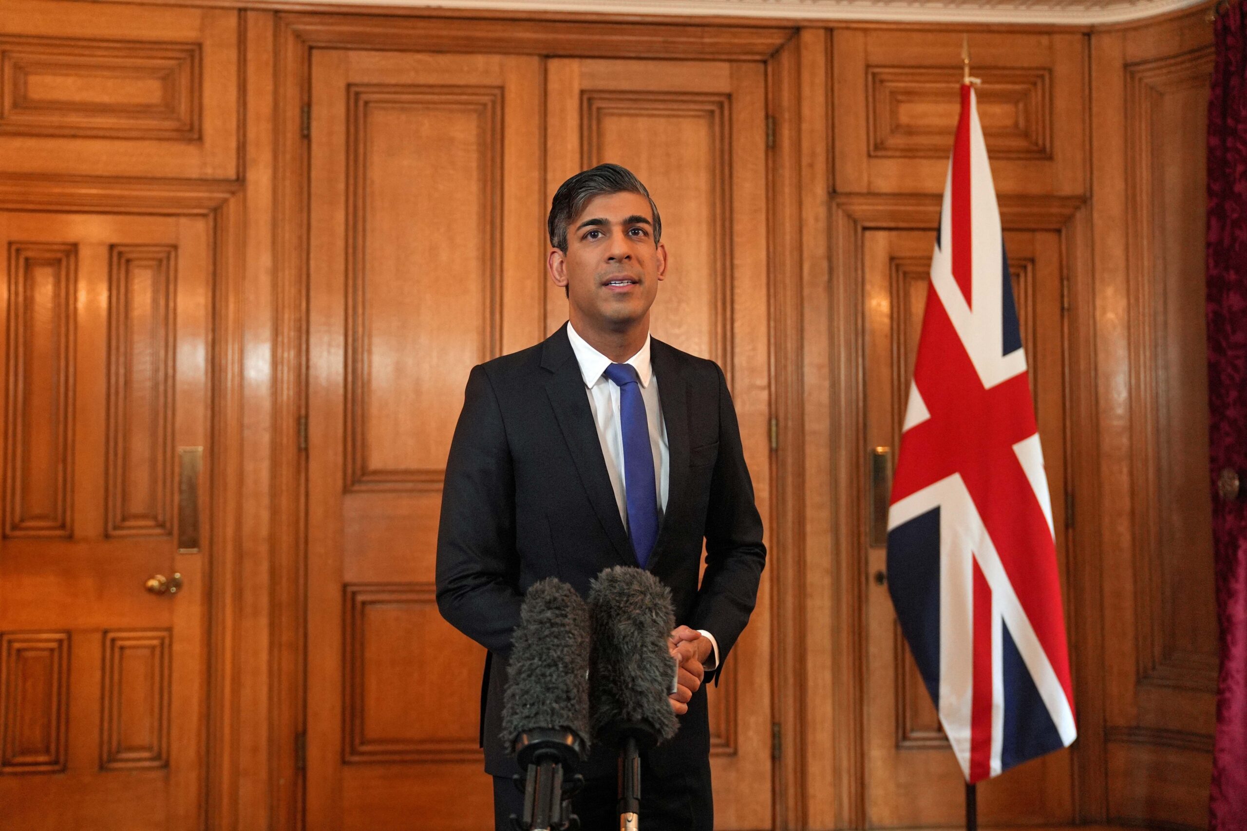 英国首相苏纳克家中发生抗议活动，四人被捕