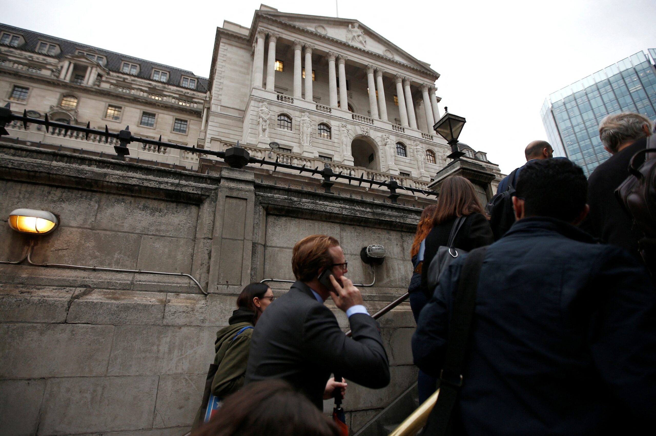 招聘廣告顯示，英國5月份職位起薪同比增長6.5%