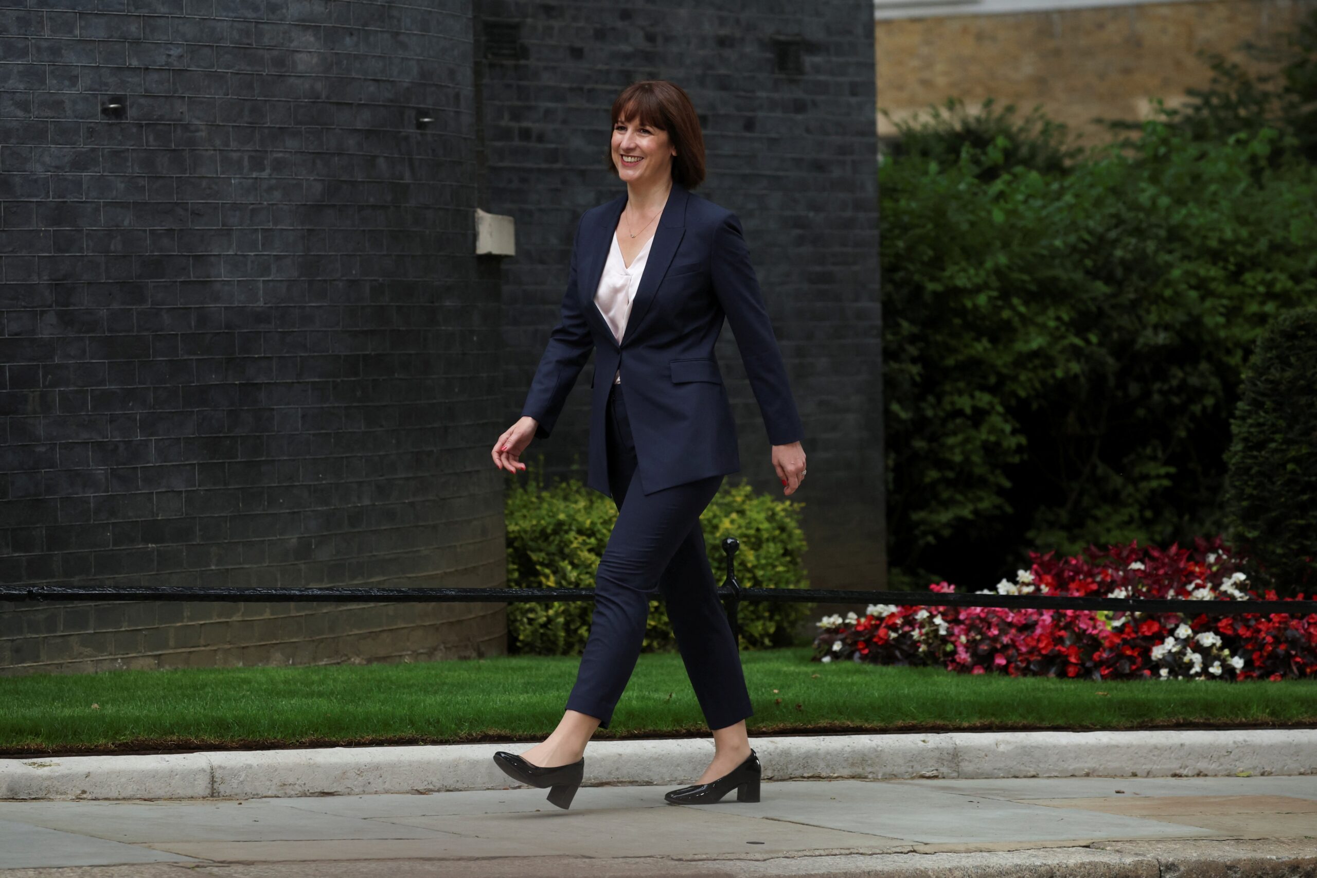 英國斯塔默任命裏夫斯和雷納為部長團隊成員