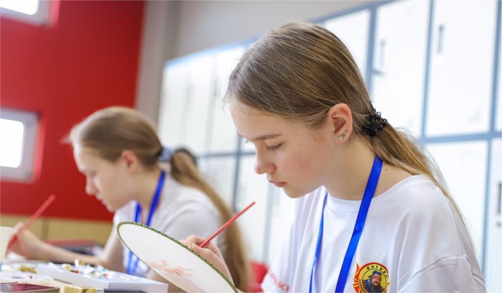 山東青島：俄羅斯學生近距離體驗“非遺”