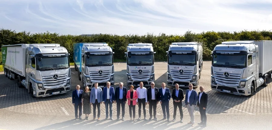 梅賽德斯-賓士GenH2氫燃料電池卡車啟動首批客戶路測