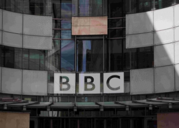 英國政府將審查 BBC 的長期資金來源