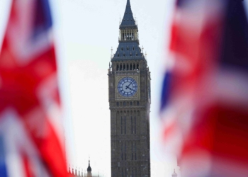 安全官員警告說，英國面臨的網路空間敵對活動日益增多