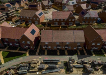 英國皇家特許測量師學會（RICS）調查顯示，儘管前景不明朗，英國住房市場仍在加速發展
