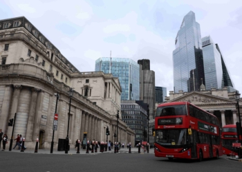 調查顯示，英國企業在預算案後失去動力並裁員