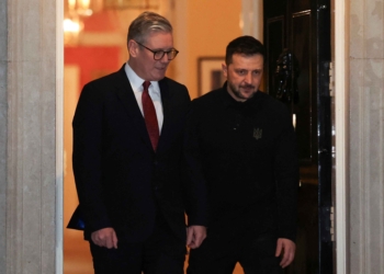 英國首相斯塔默與烏克蘭總統澤連斯基就停火談判進展進行交談
