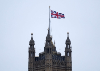 英國考慮關閉數百個公共機構以精簡政府