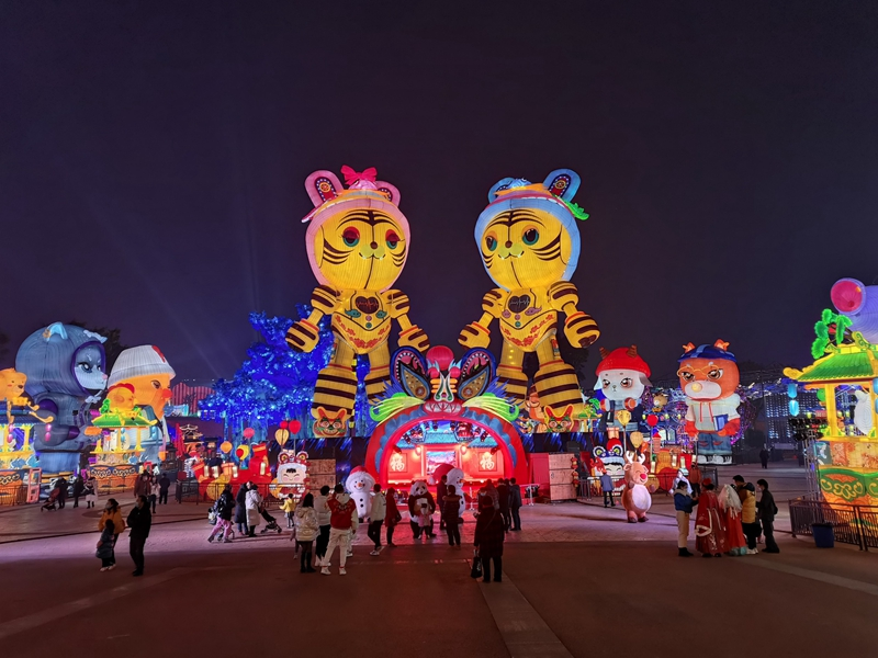 中國燈會點亮旅遊新場景