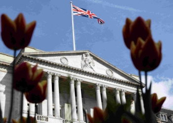 英國央行因擔憂特朗普關稅影響而準備降息