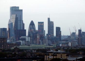 英國經濟在稅收和關稅挑戰前出現增長加速