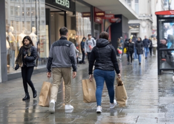 英國雇主加薪幅度維持在 3%，但有跡象表明加薪幅度將縮小