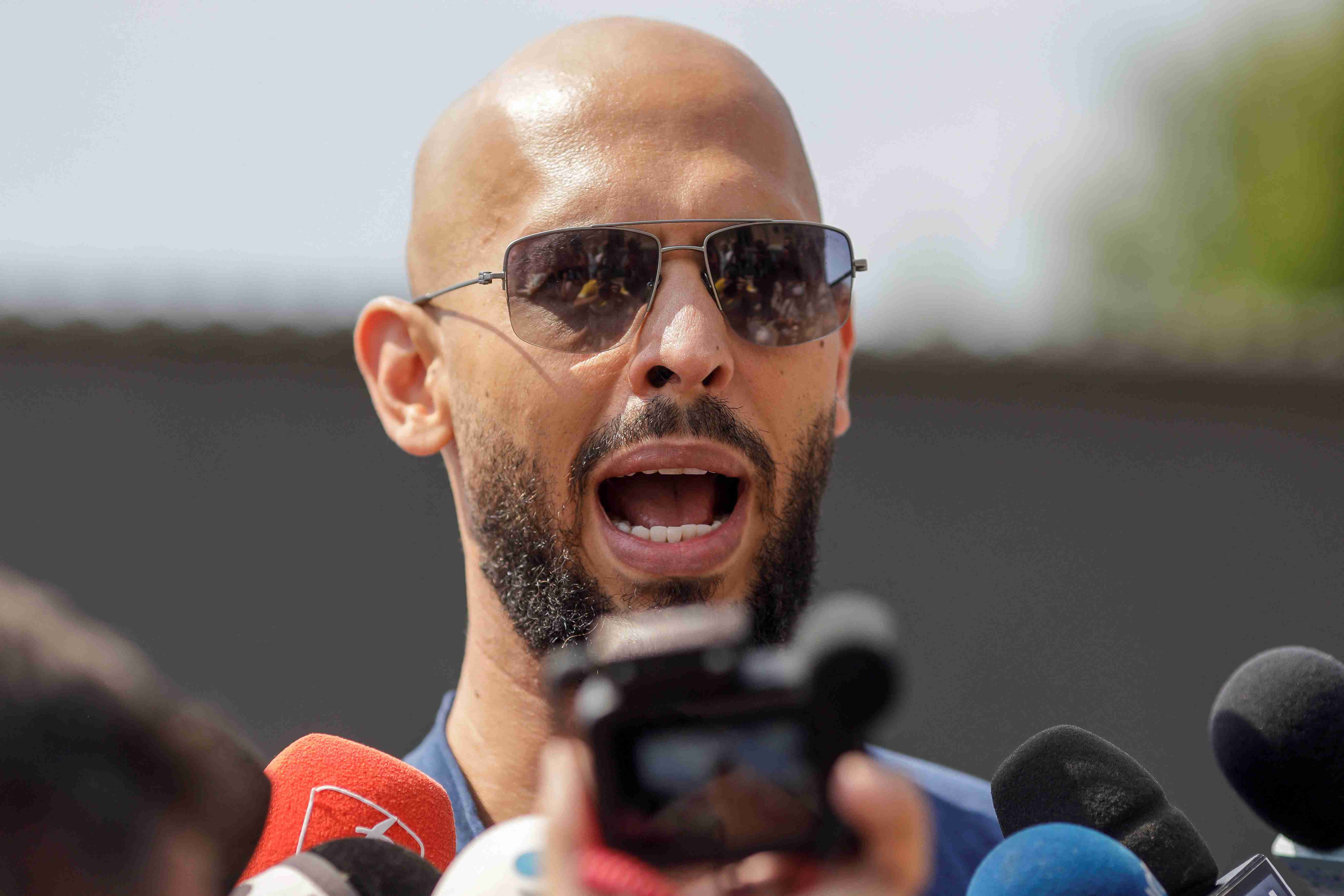 安德魯·泰特在英國因虐待、脅迫控制指控的民事審判推遲至2026年- 星空經濟新聞