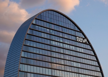西班牙對外銀行（BBVA）將決定是否繼續競購，西班牙薩瓦德爾銀行（Sabadell）正在權衡出售英國 TSB 銀行事宜
