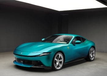 法拉利推出新款“阿馬爾菲”燃油跑車，純電車型即將亮相
