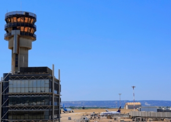 7 月 3 日至 4 日，由於法國空中交通管制員罷工，超過 1500 個航班被取消