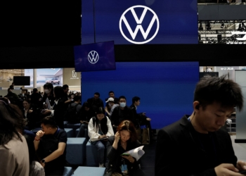 據《商報》報導，大眾汽車將關閉其在華合資工廠