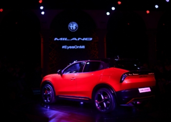 汽車製造商斯特蘭蒂斯預計上半年淨虧損 27 億美元，受重組成本影響
