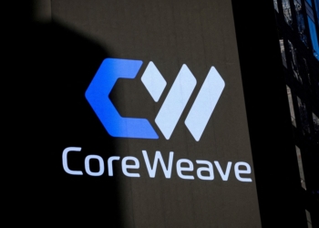 由於人工智慧熱潮，CoreWeave 收入超出預期，但因虧損擴大股價下跌