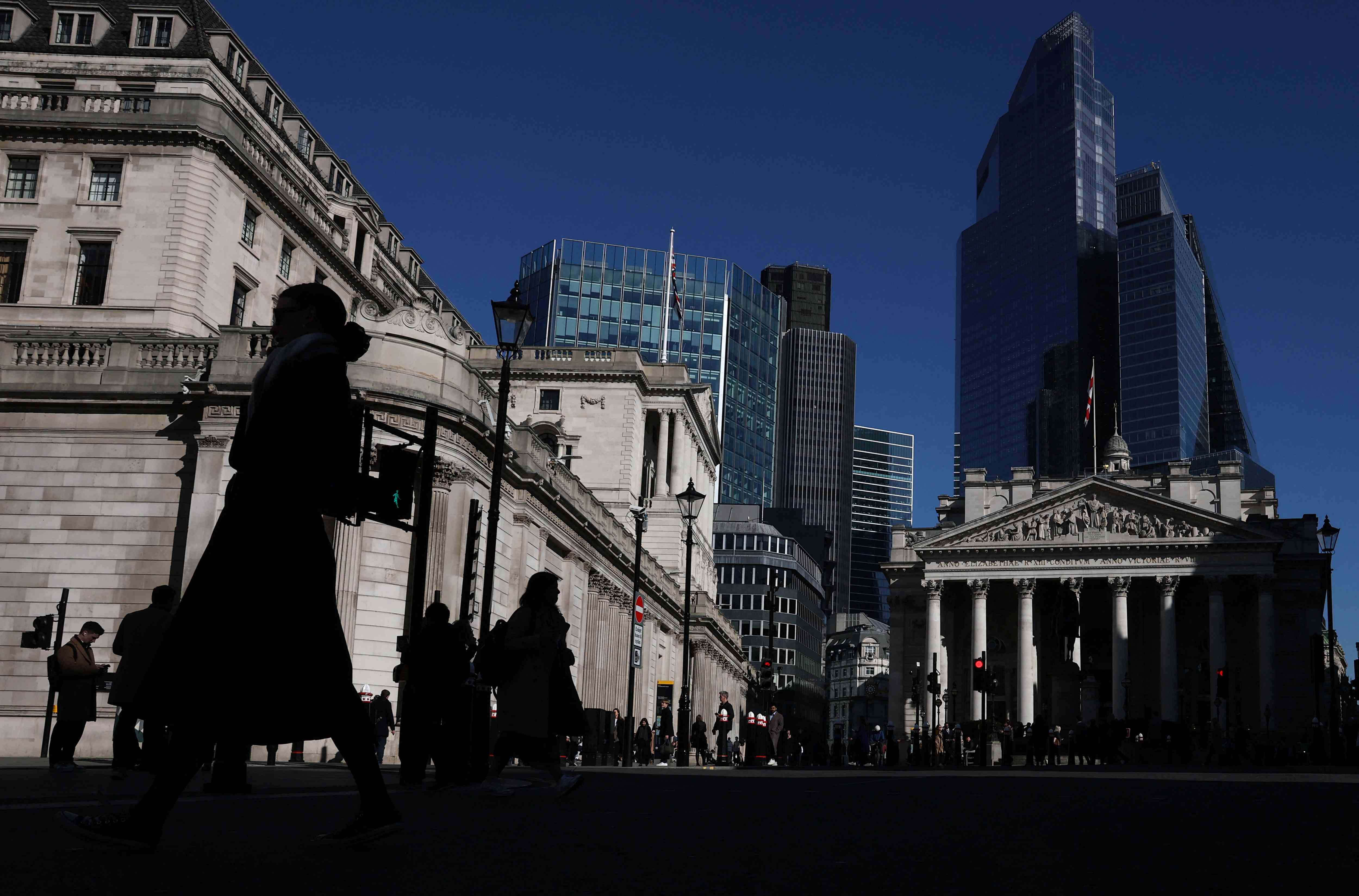 英國企業報告8月PMI調查顯示一年來最強活動