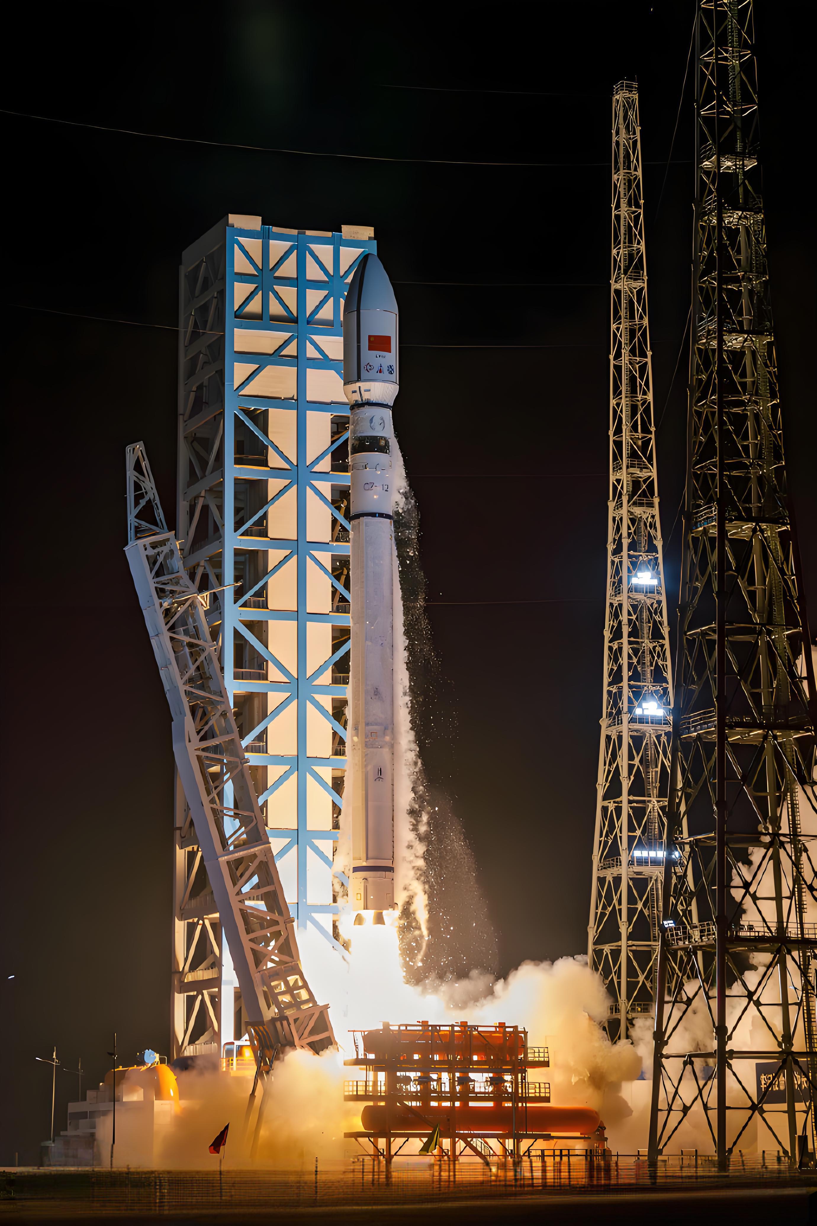 長征十二號火箭成功發射衛星互聯網低軌衛星