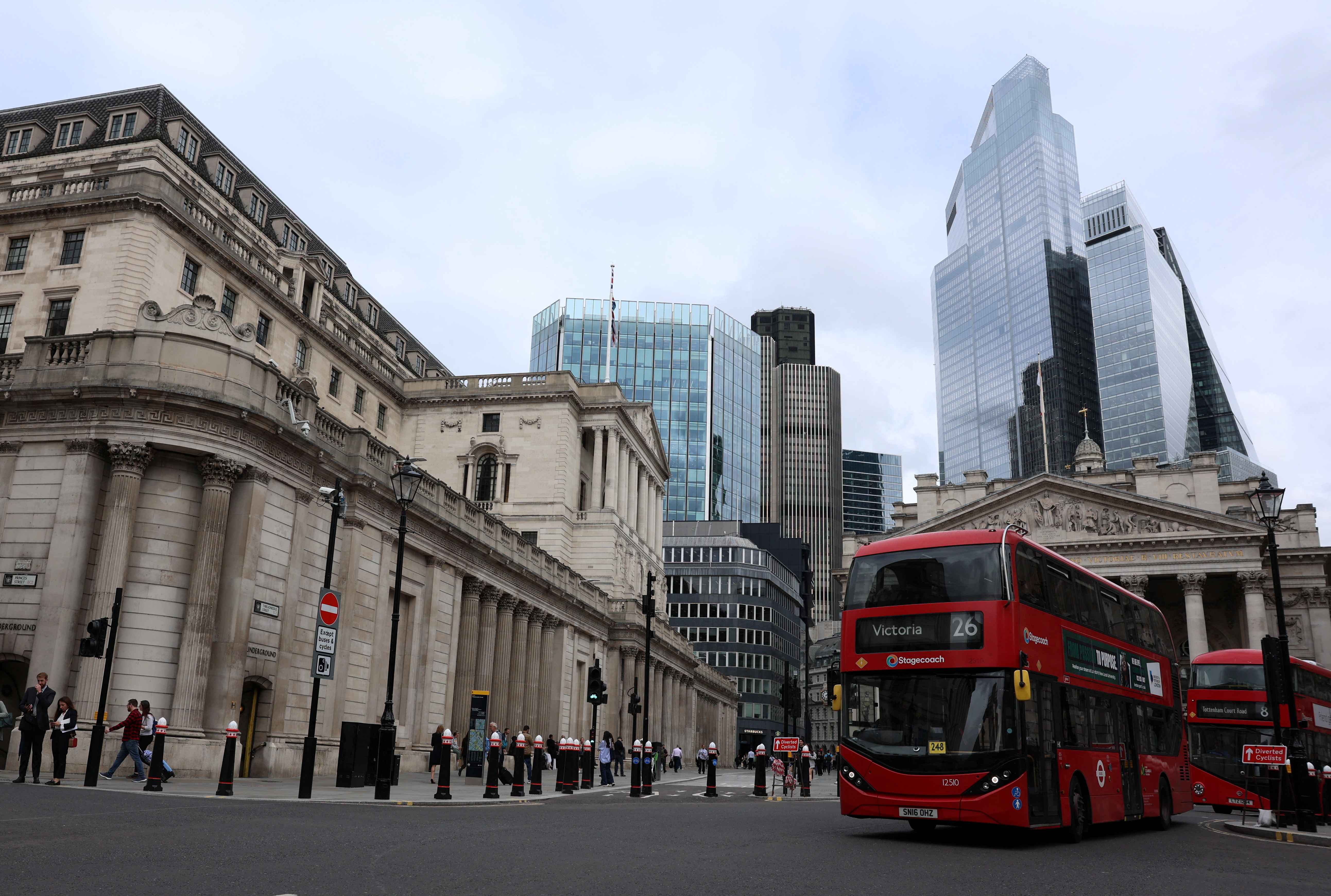 新訂單推動英國服務業PMI創2024年4月以來最大漲幅
