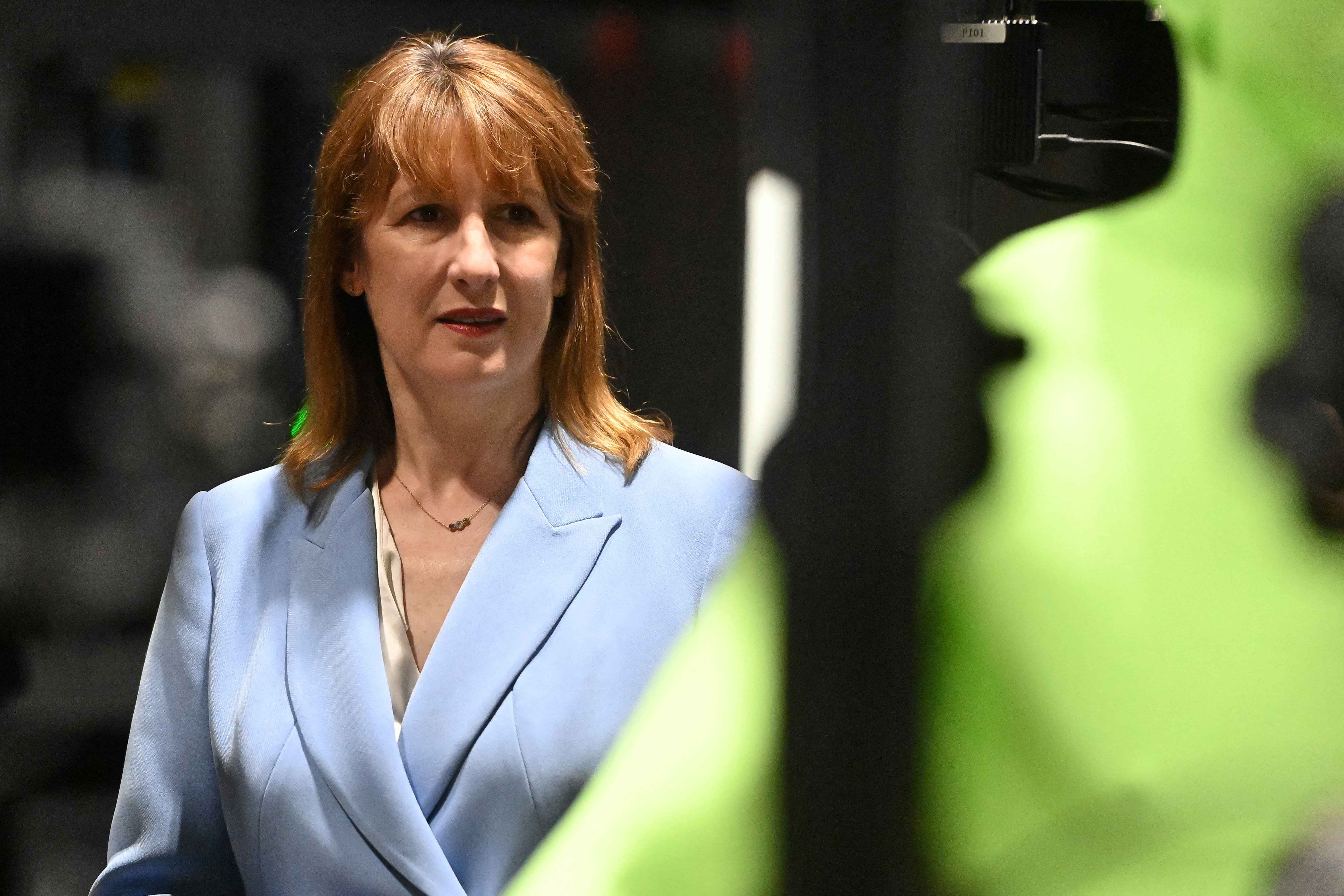 英國財政大臣裏夫斯表示，脫歐和緊縮政策的影響比預想的更為嚴重- 星空經濟新聞