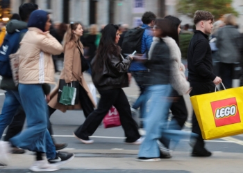 Adobe Analytics 數據顯示，英國黑色星期五週末線上銷售額達 50 億美元