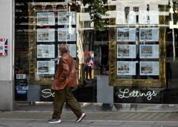 英國房地產市場在提高稅收的預算後放緩，RICS調查顯示