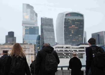 Adzuna數據顯示，英國11月職位空缺數量下滑但薪資增速加快
