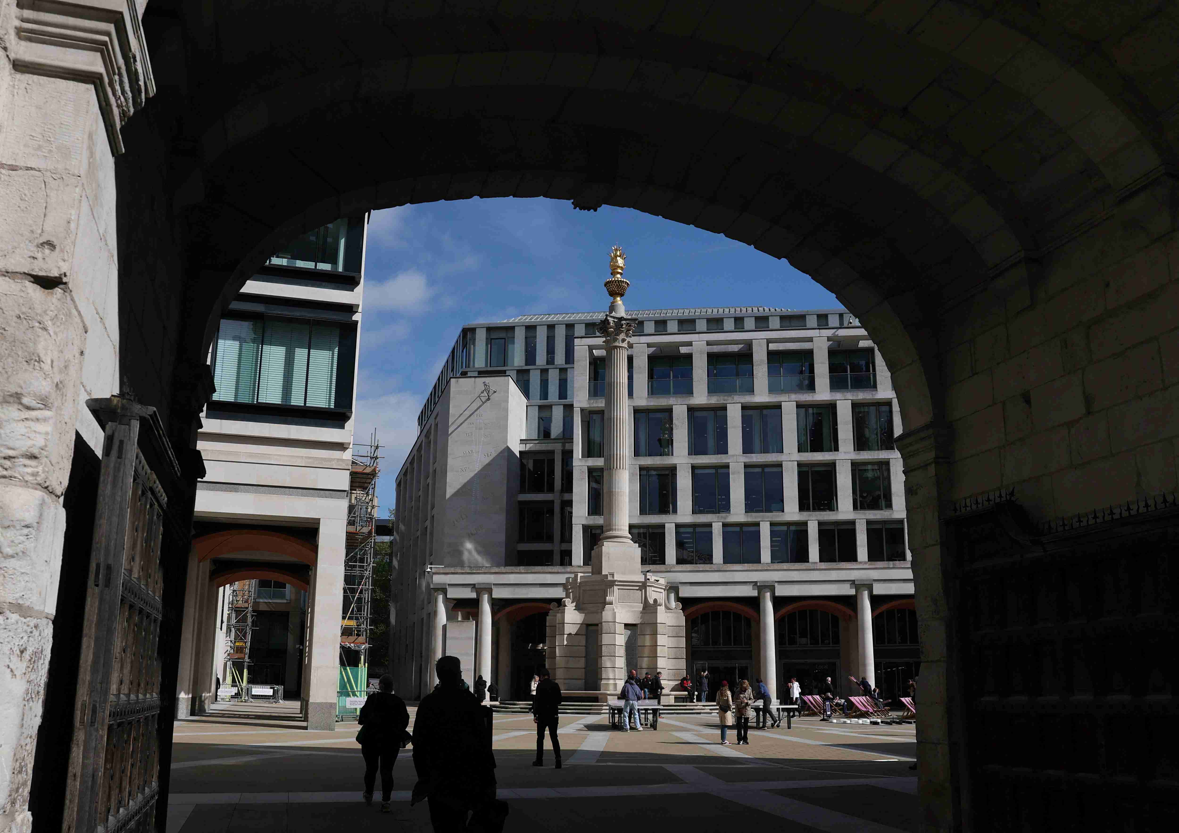 受能源和金融板塊下跌影響，倫敦富時100指數從歷史高位回落- 星空經濟新聞