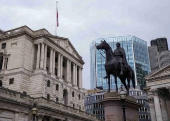 立法者表示，英國央行可能需要新權力來評估私人市場