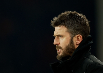 足球——卡裏克暫掌曼聯帥印至賽季末