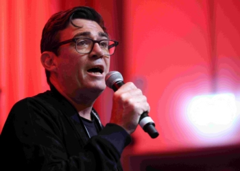 據報導斯塔默的競爭對手伯納姆有望重返議會後，英國國債收益率上升