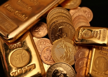 黃金價格突破 5000 美元，創歷史新高，因避險情緒高漲