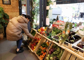 調查顯示，英國食品價格和商店價格通脹在2月有所放緩