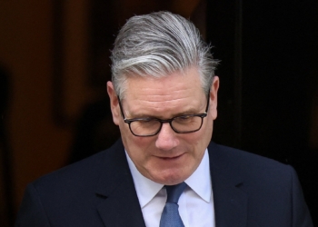 分析：曼德爾森醜聞粉碎了英國首相斯塔默關於穩定政府的承諾