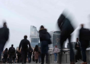 調查顯示：伊朗戰爭衝擊經濟前景，英國就業市場降溫