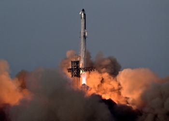 SpaceX的IPO檔披露了巨額虧損和馬斯克的控制權，同時公司正將未來押注於人工智慧