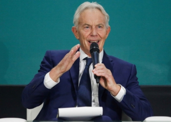 英國前首相布萊爾呼籲工黨聚焦政策而非個人