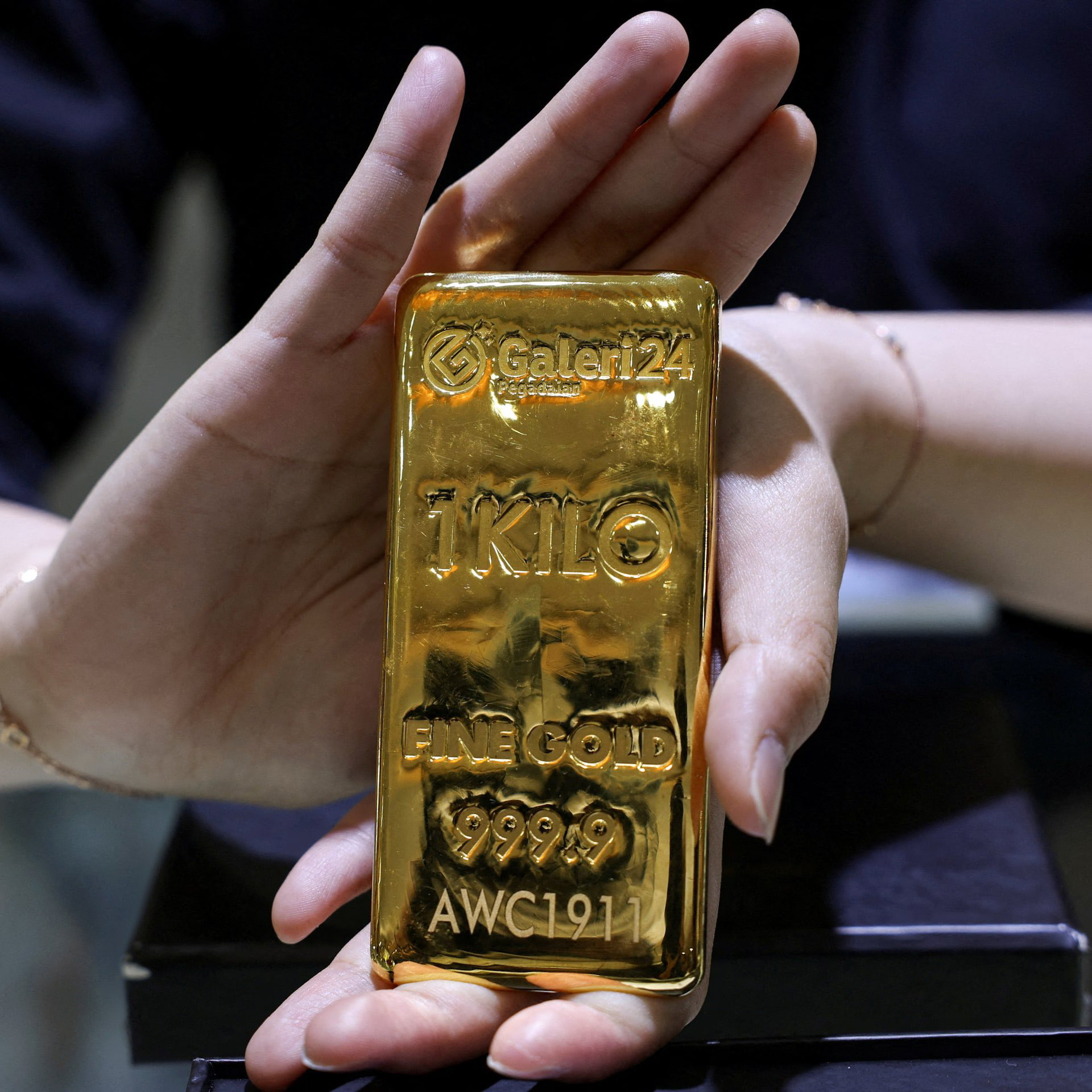 現貨黃金升破4710美元/盎司，日內漲超3.4%