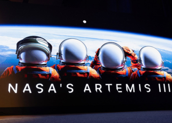 NASA 選定美意宇航員 攜手兩家企業研發登月飛船