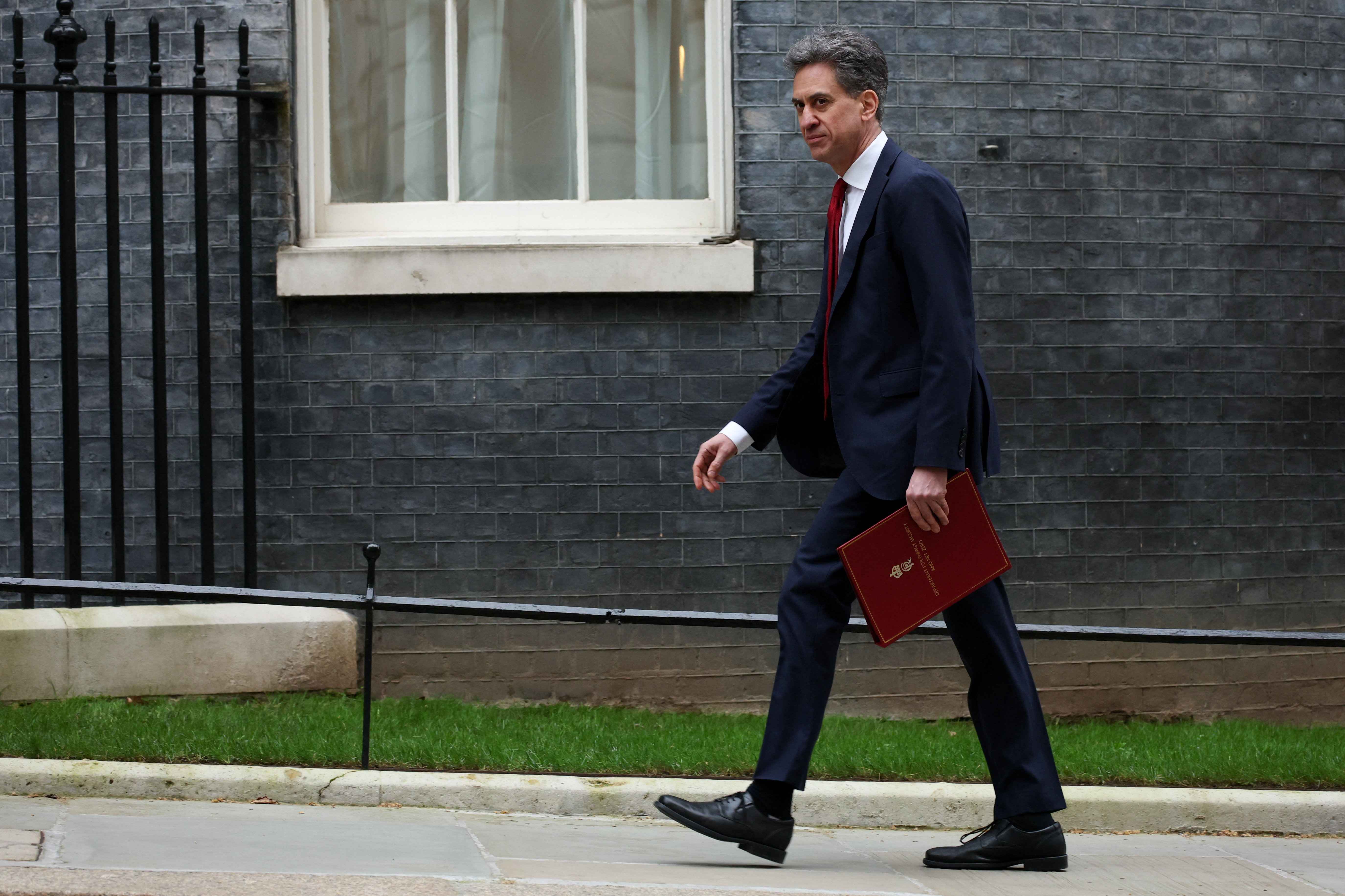 英國首相伯納姆任命埃德·米利班德為外交大臣
