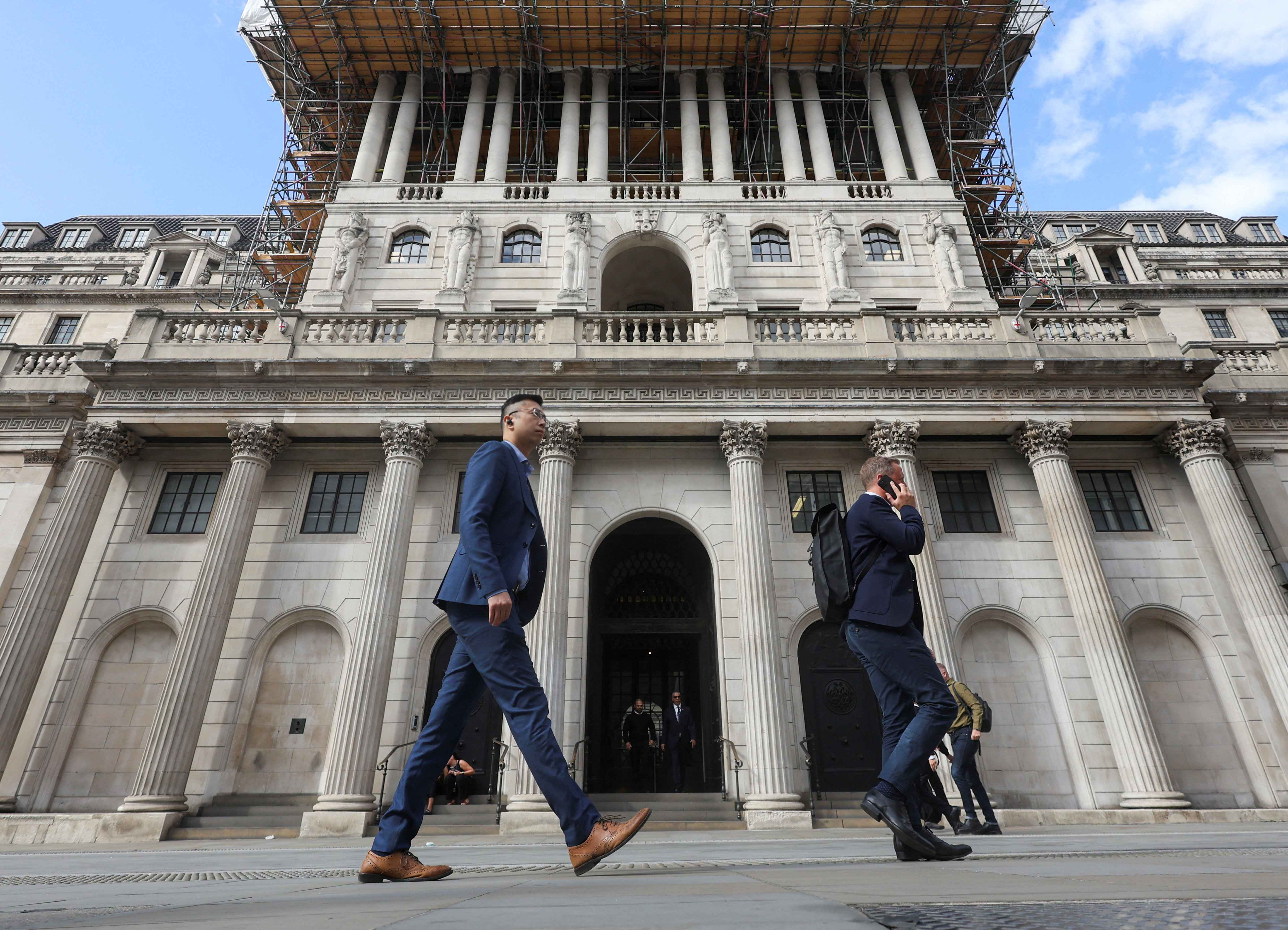英格蘭銀行將維持利率不變，但能源衝擊引發加息討論